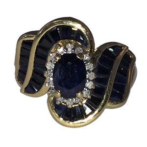 Vintage 14 kt Gold Diamond and Blue Sapphire Ring